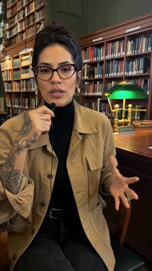 Tattooed Librarian Rosa AI 头像素材